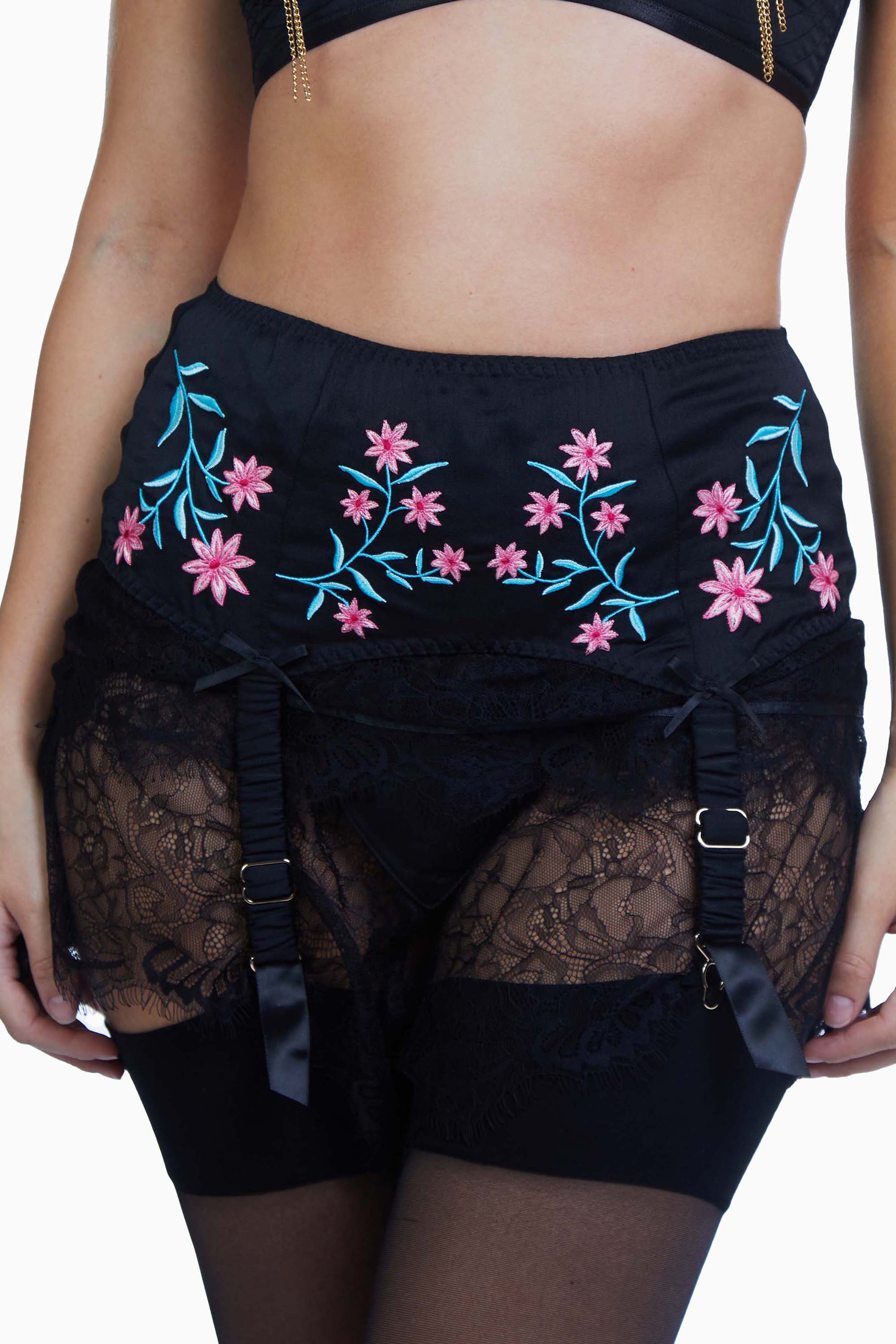 Doris Black Embroidered Retro Suspender Belt - Image 5